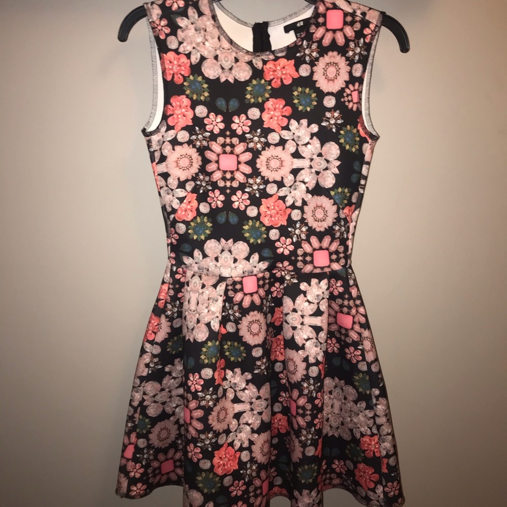 Only worn once kaleidoscope dress!